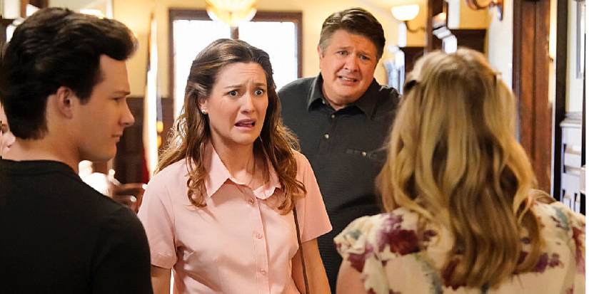 Montana Jordan as Georgie, Zoe Perry as Mary, Lance Barber as George Sr., and Emily Osment as Mandy in Young Sheldon