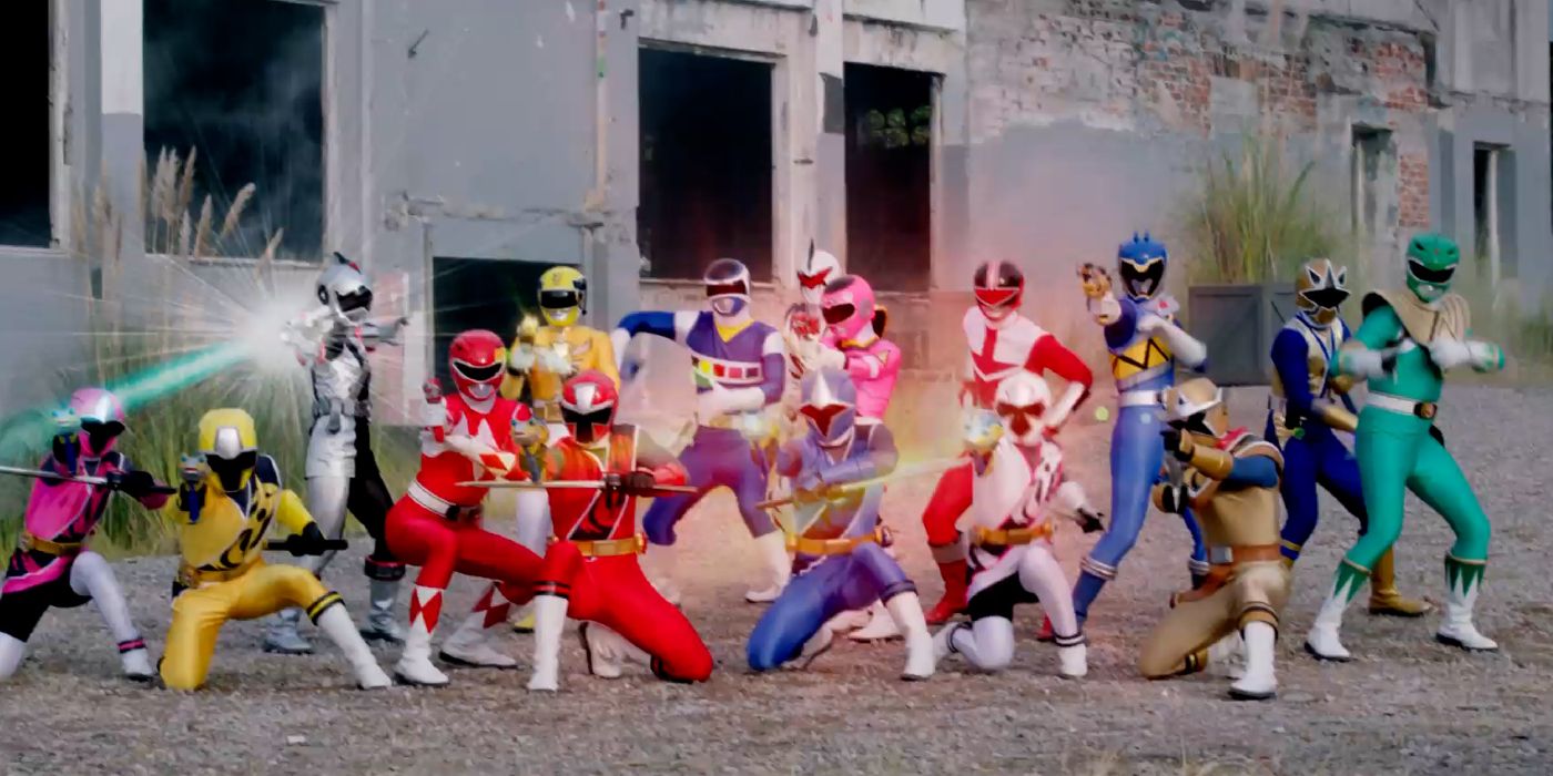 Multiple Power Rangers fighting together