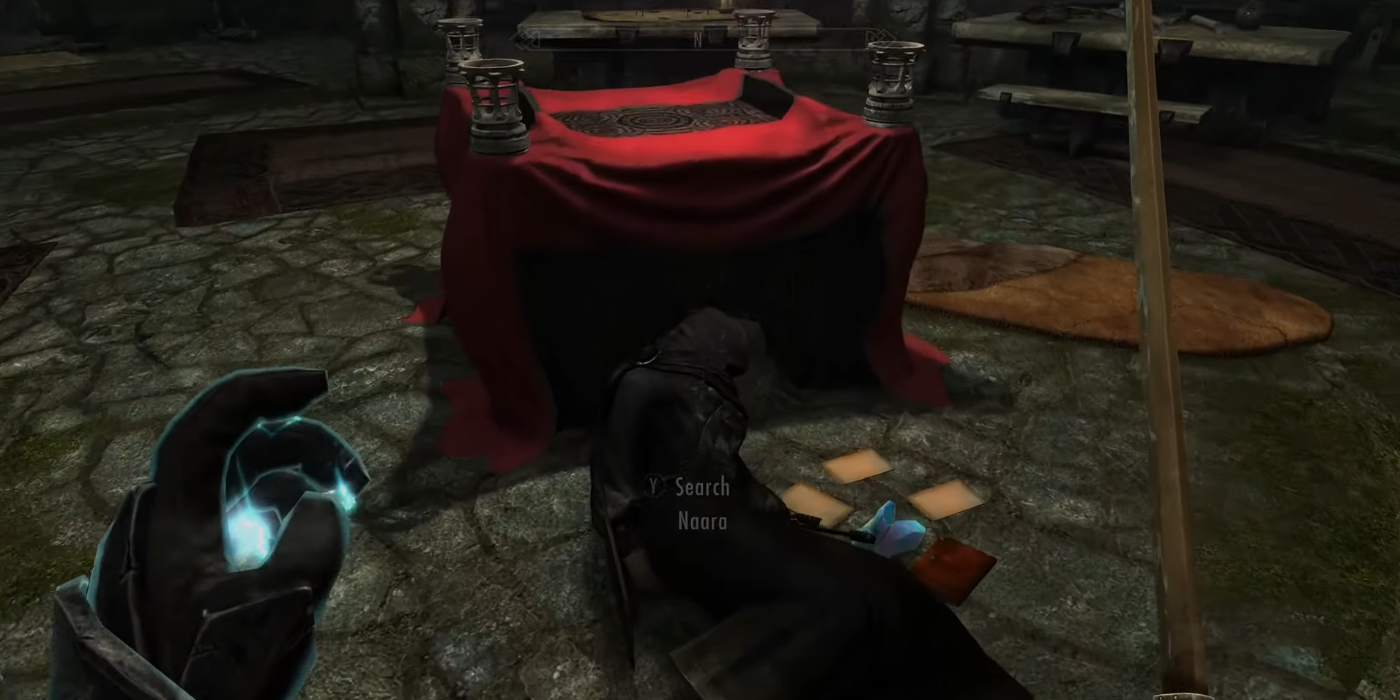 O cadáver de Naara foi encontrado no Gallow's Hall em 'Dreams of the Dead' em Skyrim.