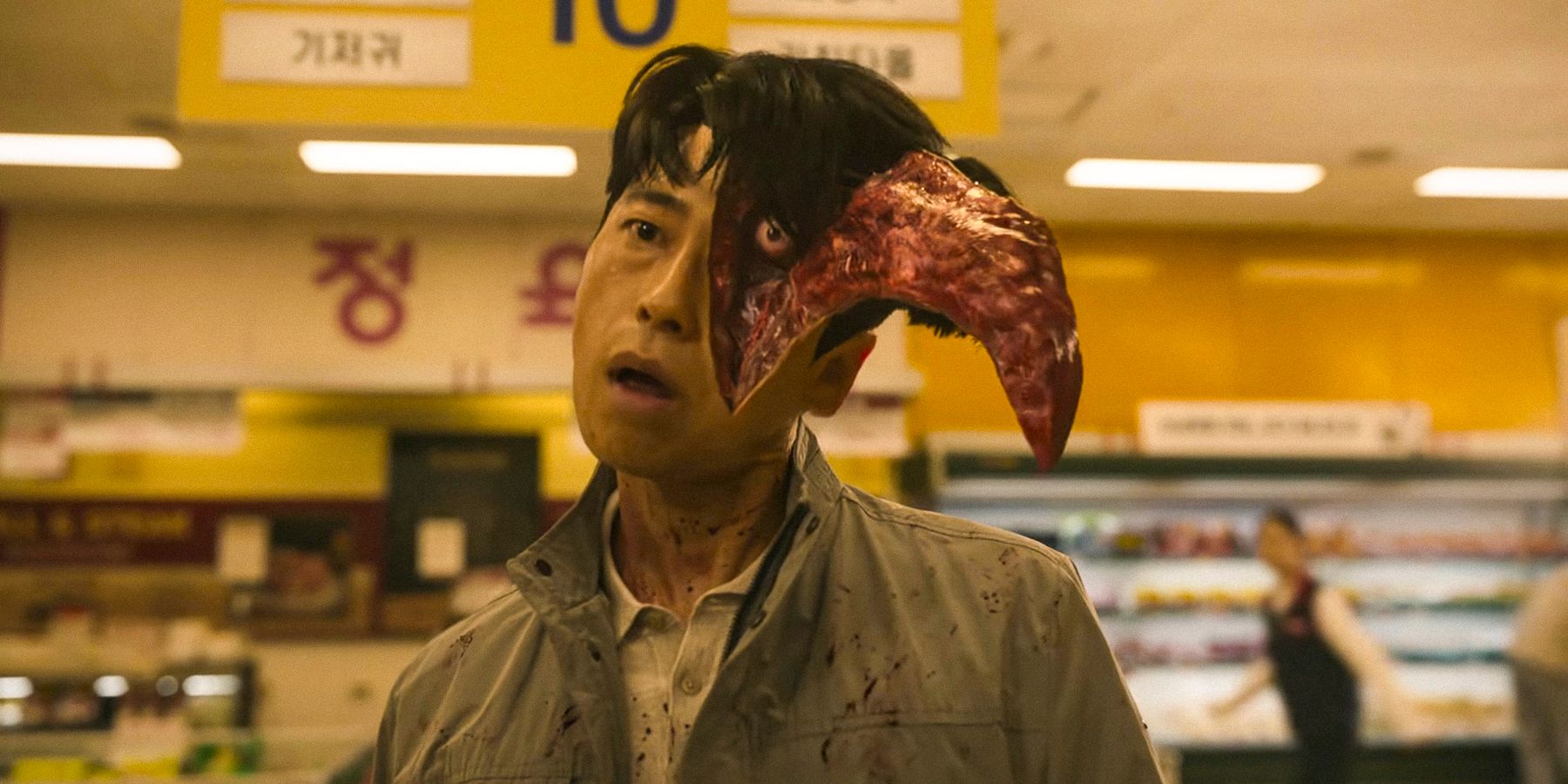 A man in the supermarket turns into a parasite in Parasyte: The Grey season 1 