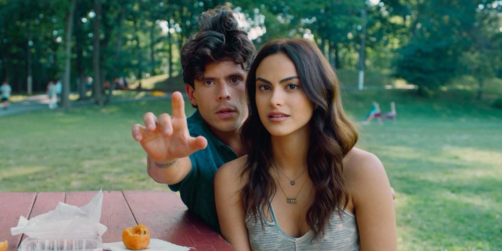 Rudy Mancuso shows Camila Mendes the way in Musica
