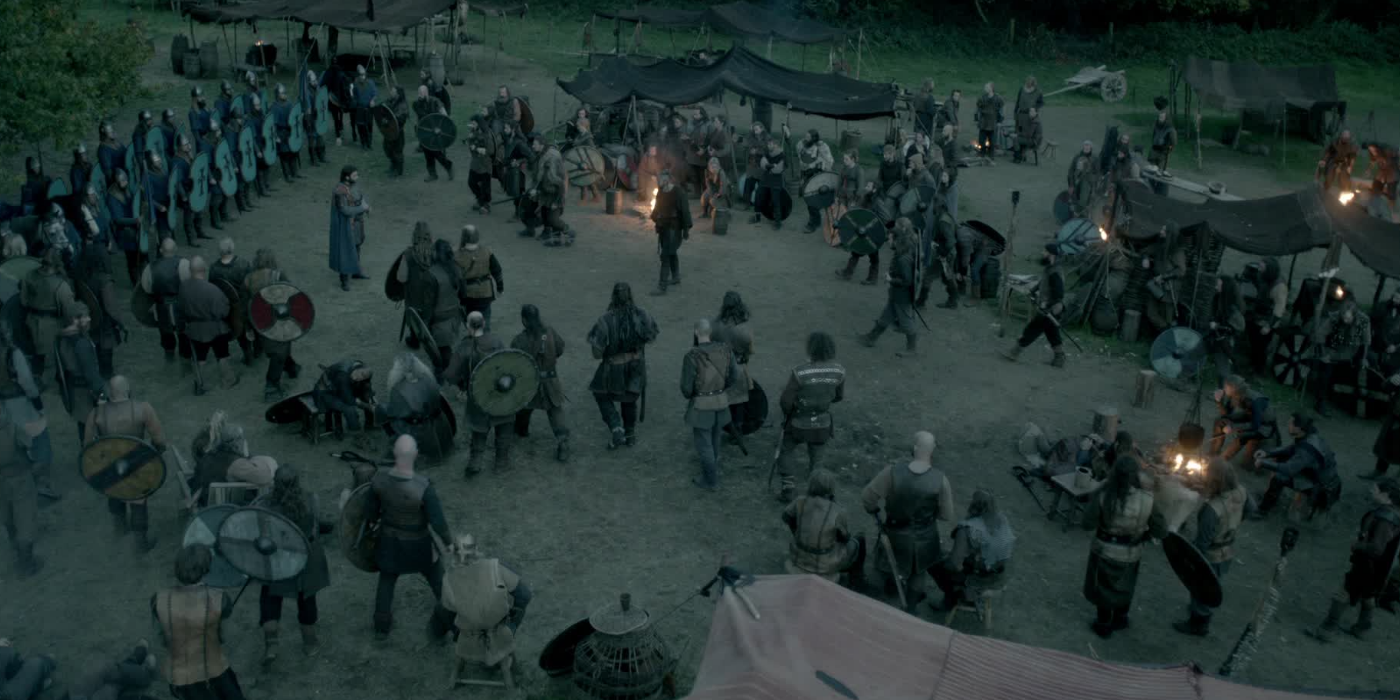 Scenes of attack and fight in Kattegat in Vikings (2)