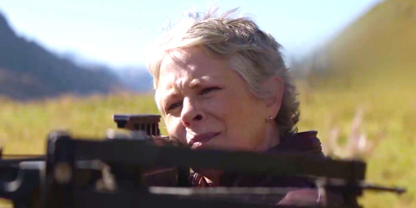 Carol mirando a besta de Daryl em um zumbi em The Walking Dead: Daryl Dixon 2ª temporada