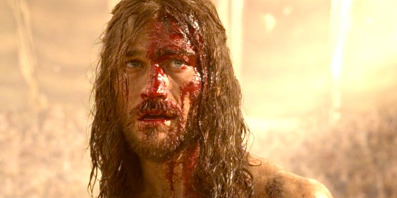 Spartacus covered in blood in Spartacus season 1 episode 1
