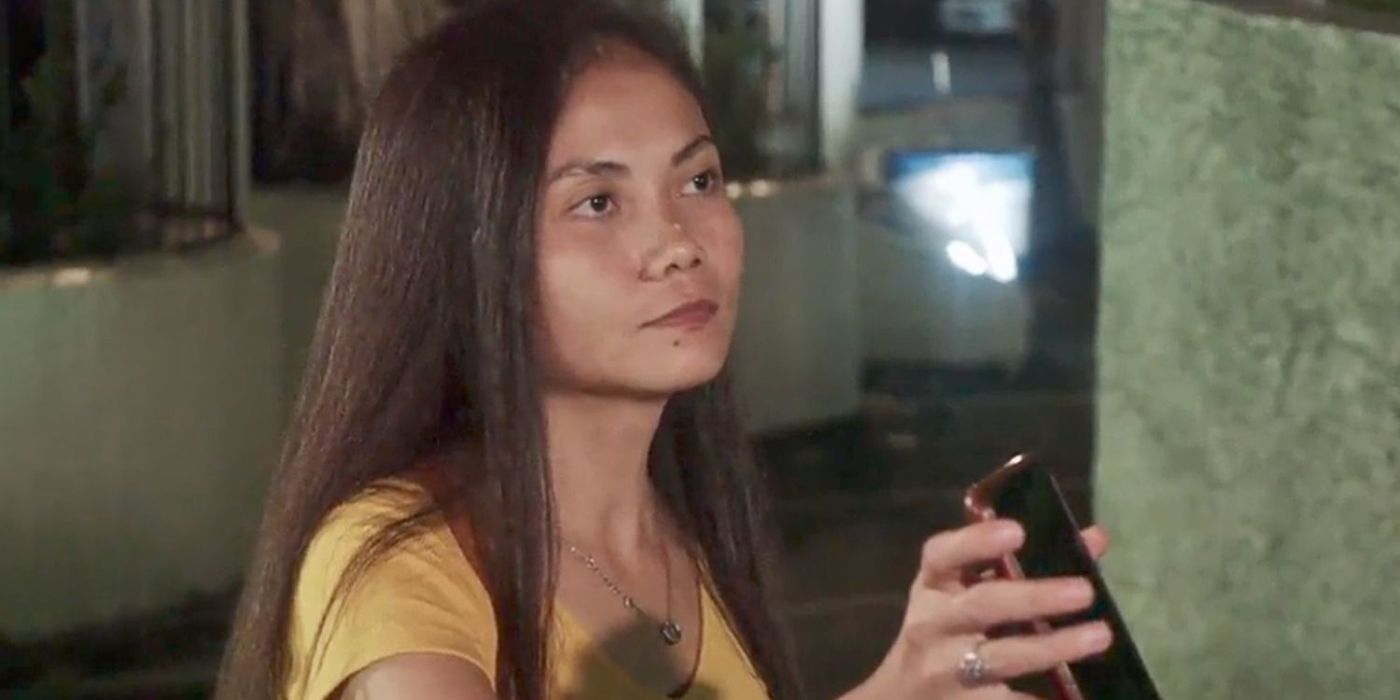 Sheila Mangubat 90 Day Fiancé Before the 90 Days holding her phone 