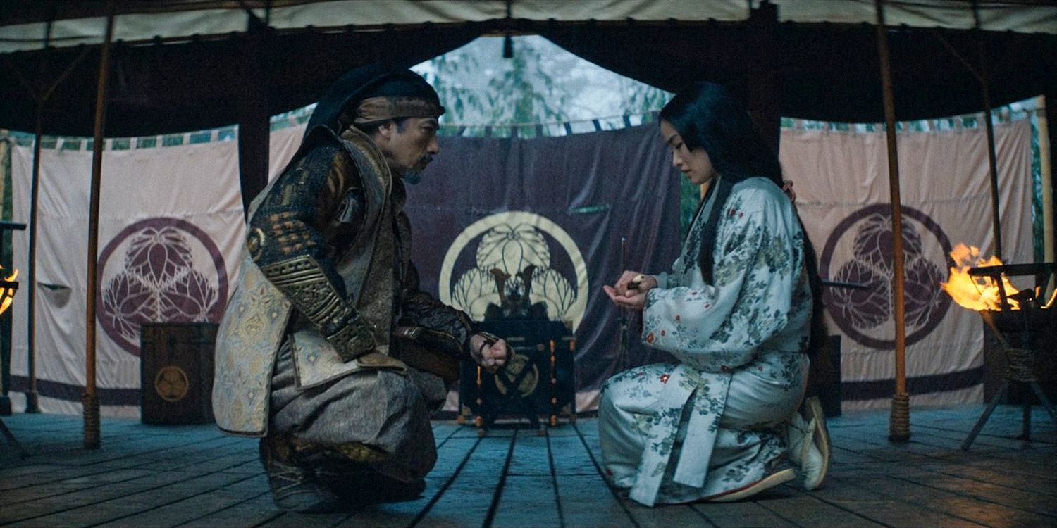 Mariko handing a dagger to Toragana in Shogun season 1 ep 7