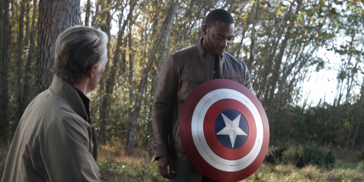 Steve Rogers passes down his shield to Sam Wilson in Avengers Endgame (4)