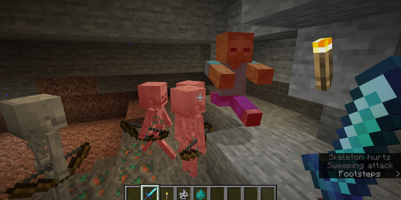 Jogador atacando um grupo de mobs com a espada encantada Sweeping Edge no Minecraft.