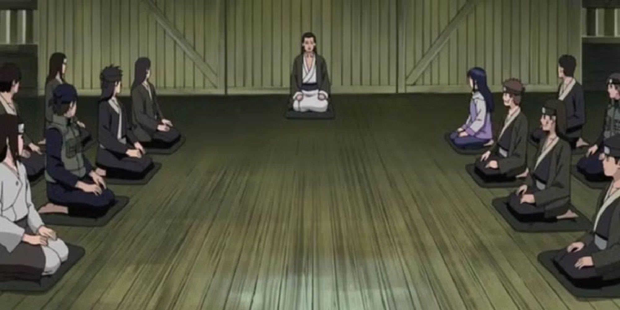 Os membros do clã Hyuga sentados no chão