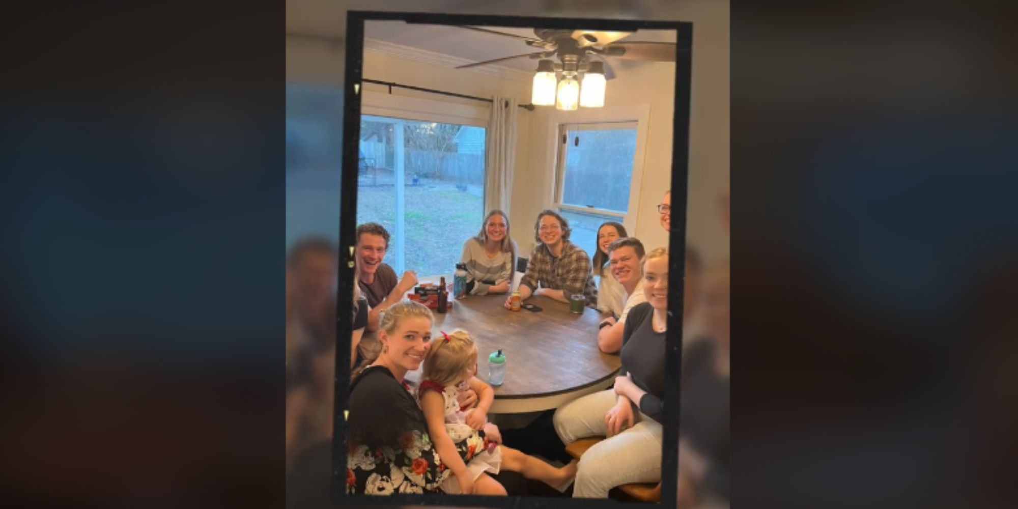 Sister Wives Brown family children around a kitchen table