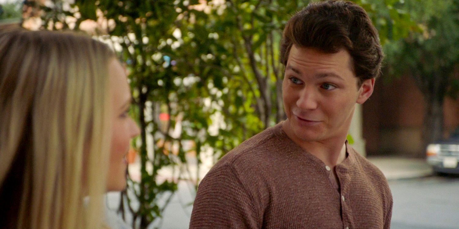 Georgie Cooper (Montana Jordan) looks surprised at Mandy McAllister (Emily Osment) in Young Sheldon season 7 ep 9