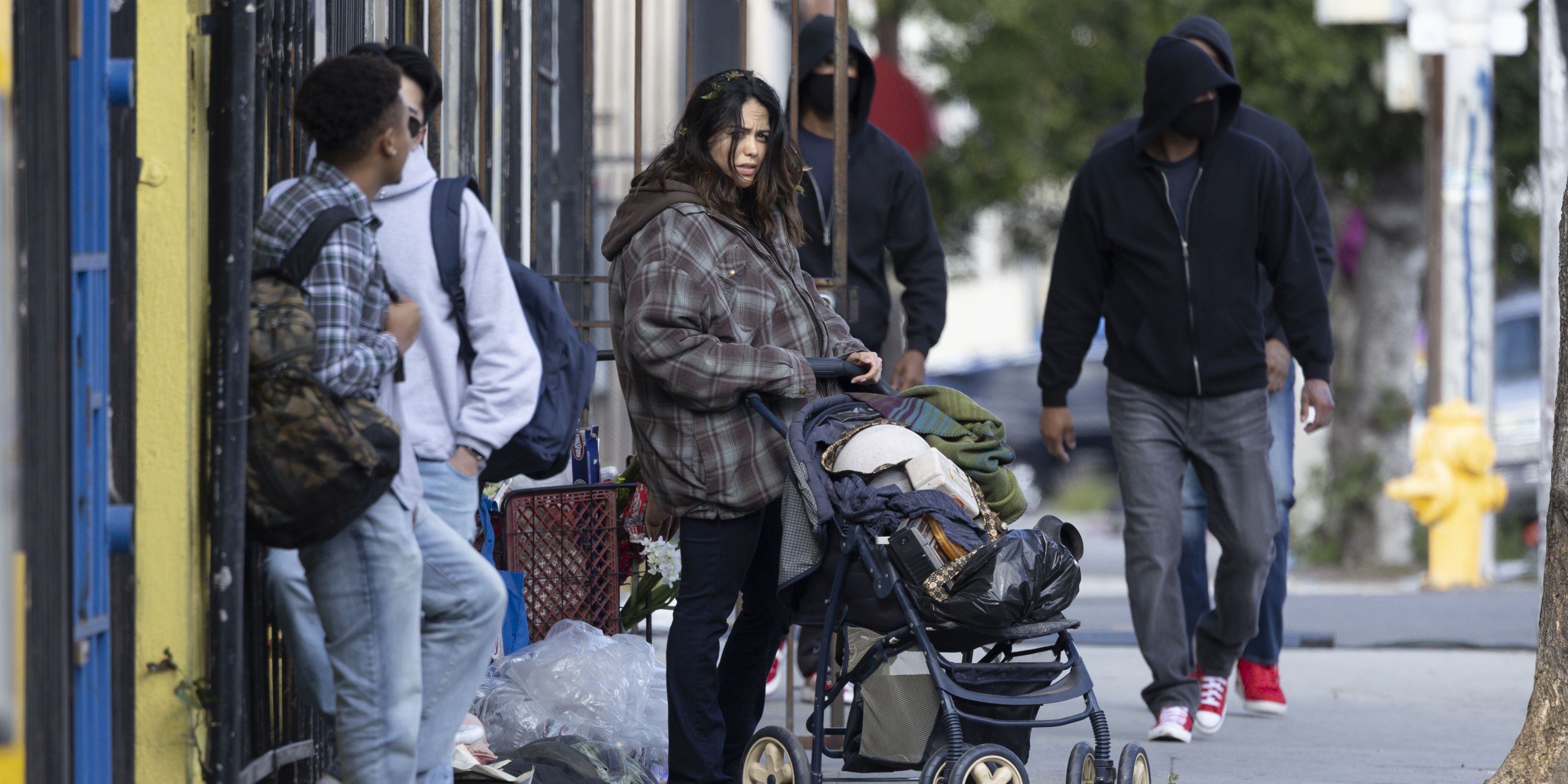 Angela Lopez (Alyssa Diaz) pushing a stroller in The Rookie Season 6 finale.