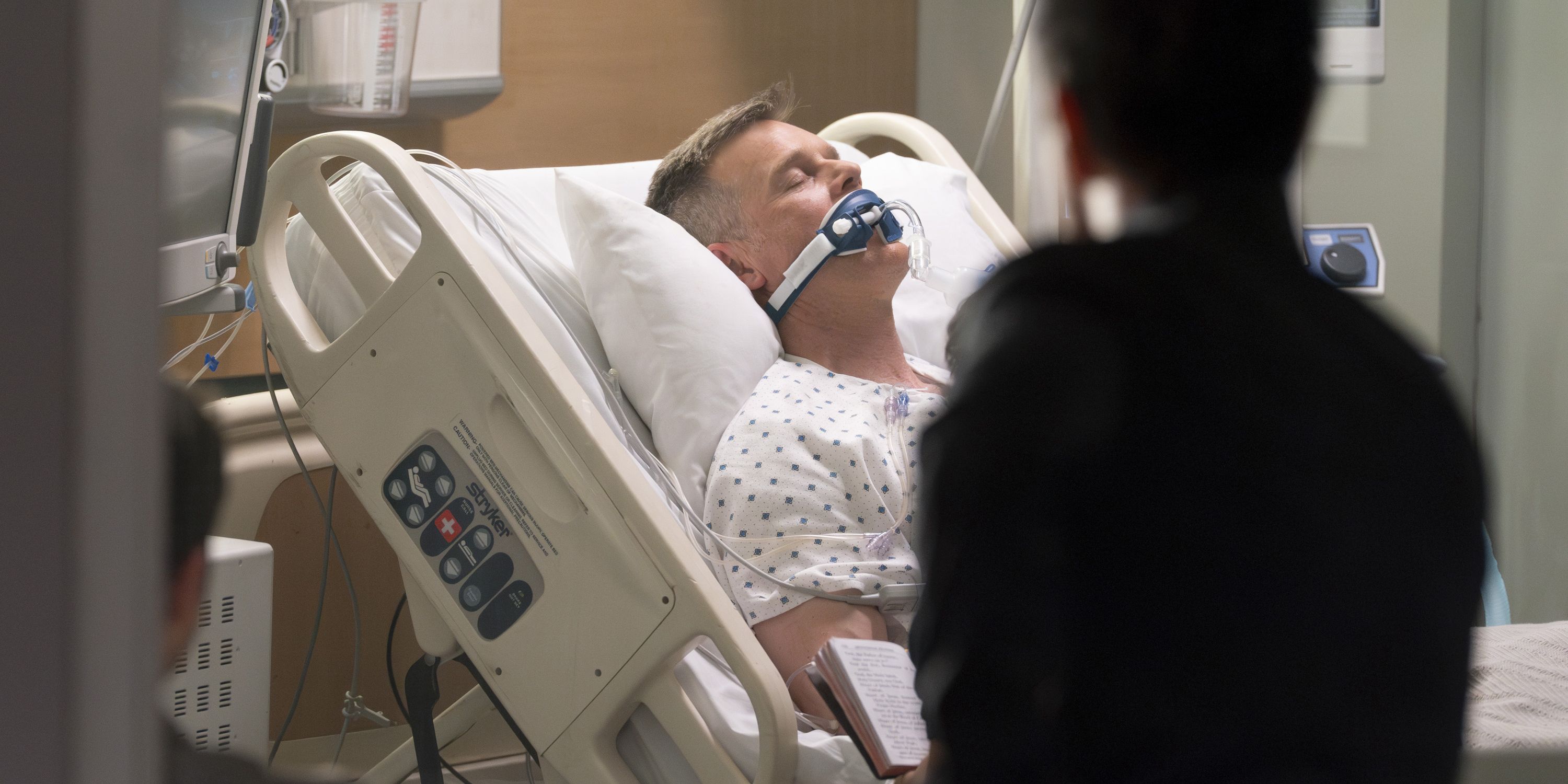 Bobby (Peter Krause) on life support in the season 7 finale of 9-1-1.