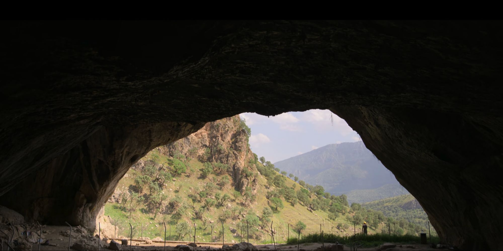 Caverna Shanidar em Segredos dos Neandertais