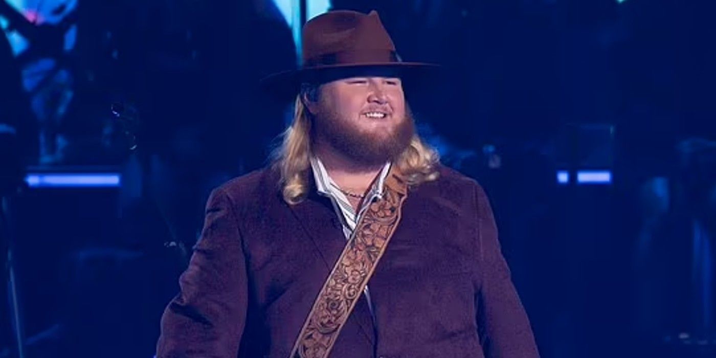 American Idol Season 22 Contestant Will Moseley Smiling On Stage