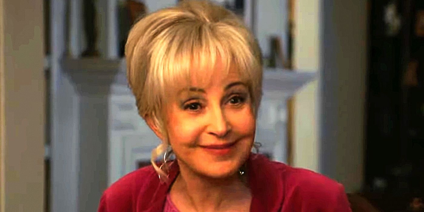 Annie Potts as Meemaw smiling in Young Sheldon
