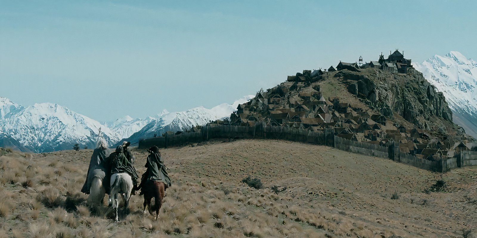 Aragorn, Gandalf, Legolas, and Gimlo approaching Edoras in The Lord of the Rings The Two Towers