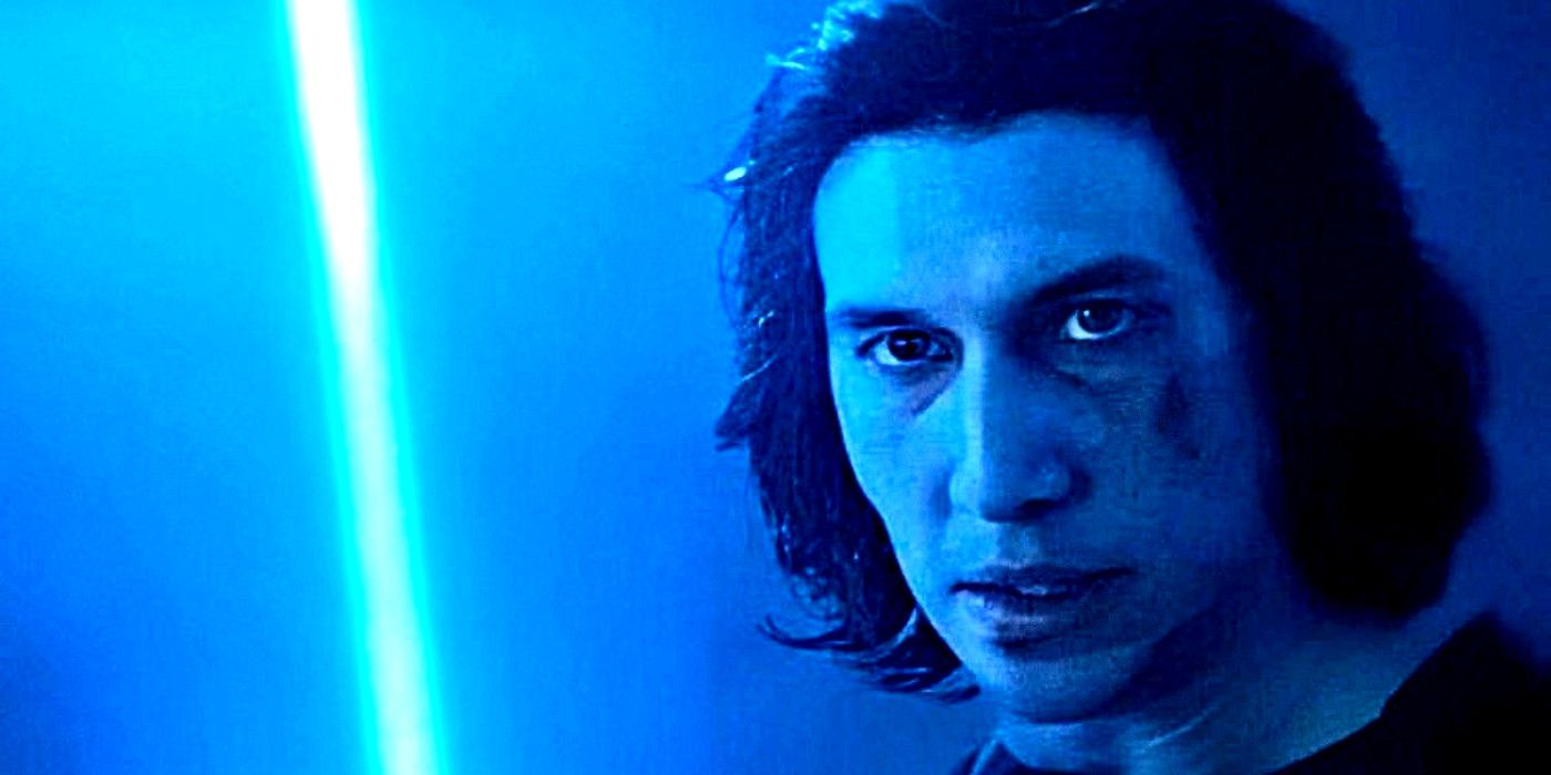 Ben Solo empuña un sable de luz azul sobre Exegol en Star Wars: The Rise of Skywalker.