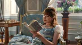 Eloise Bridgerton (Claudia Jessie) reading a book in Bridgerton season 3 Part 1