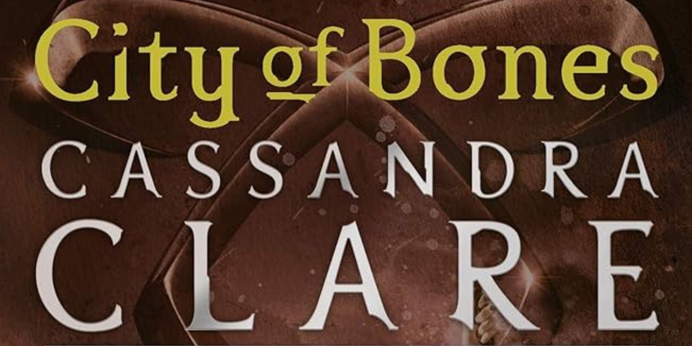 A capa de Cidade dos Ossos de Cassandra Clare