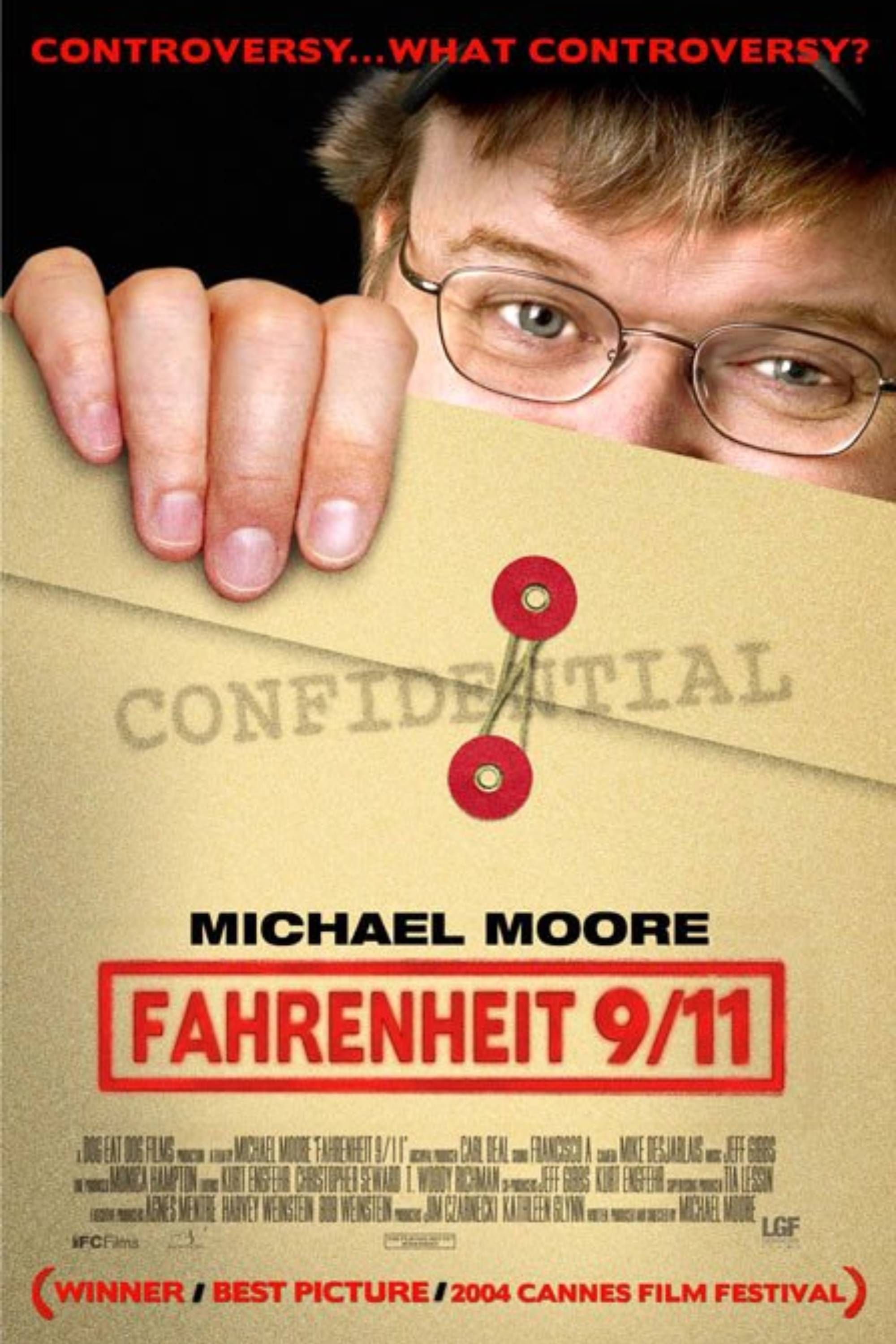 Fahrenheit 9_11 - Poster - Michael Moore holding file