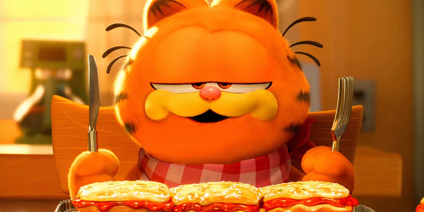 Garfield estreitando os olhos enquanto se prepara para comer lasanha no filme Garfield