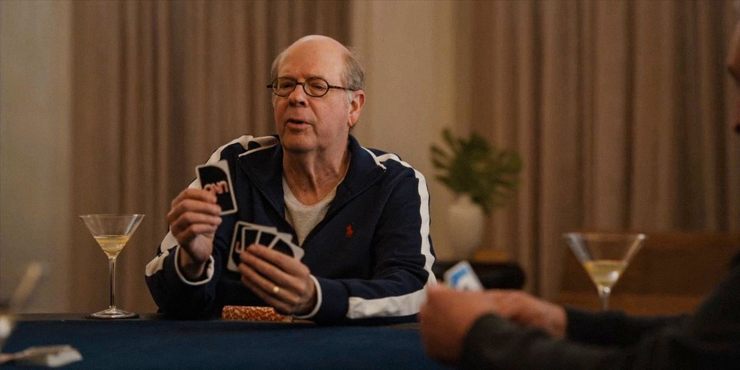 Henry Weeks (Stephen Tobolowsky) playing UNO while drinking martinis in Hacks season 3 episode 3 and 4