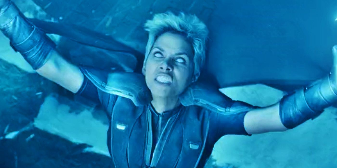 Halle Berry's Storm using power in X-Men Days of Future Past's future