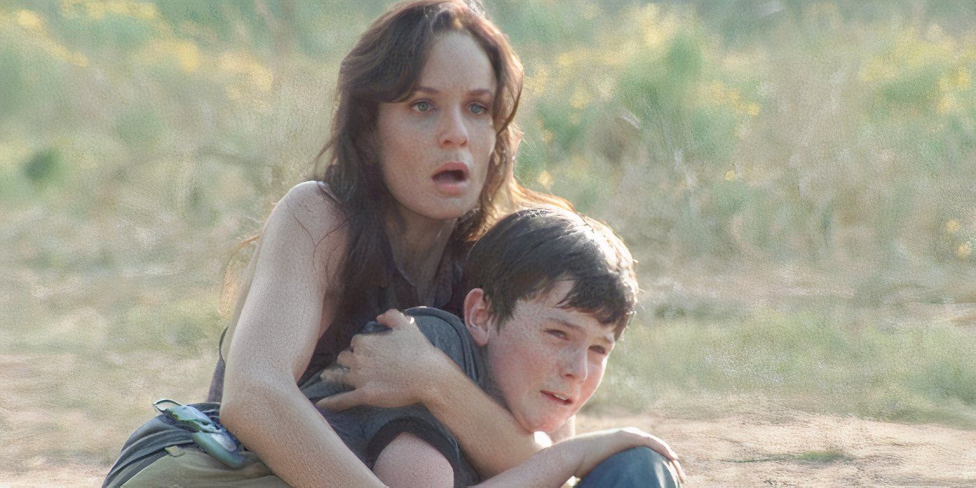 Lori (Sarah Wayne Callies) and Carl (Chandler Riggs) look shocked on The Walking Dead