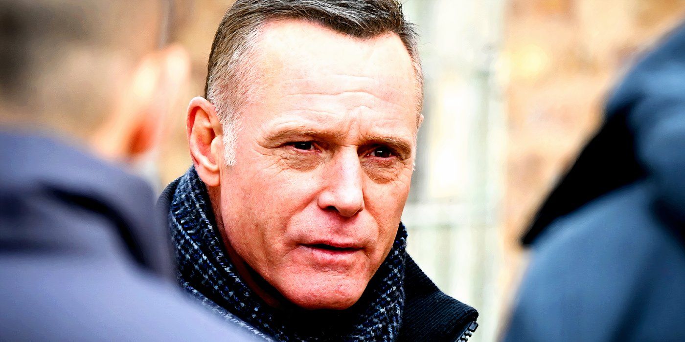 Jason Beghe as Voight in Chicago PD standing outside and wearing a scarf