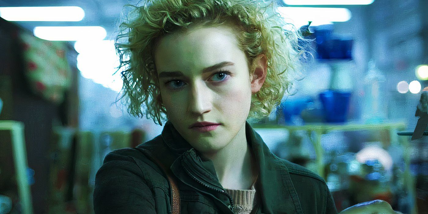 Julia Garner parece curiosa en los Ozarks