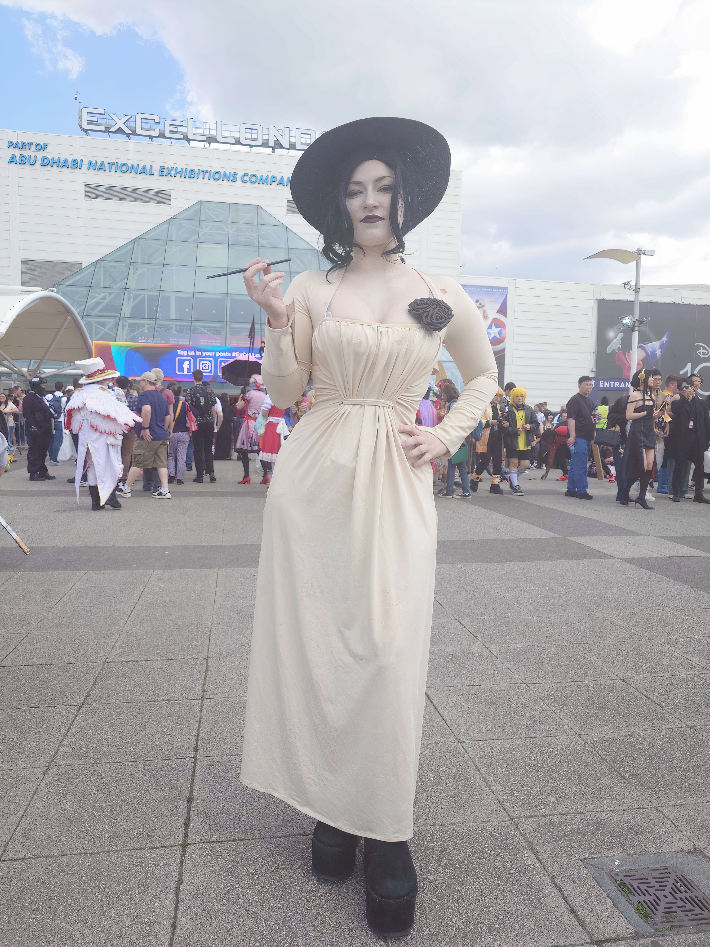 Para.syke as Lady Dimitrescu from Resident Evil 8 Village at MCM London Comic Con