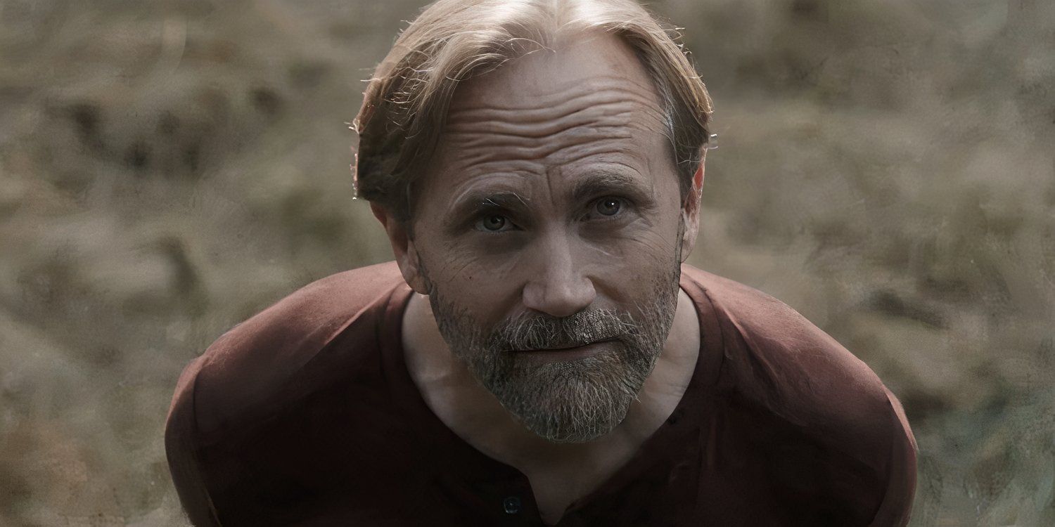 Lee Tergesen as Ashton Shaw looking up in Tracker