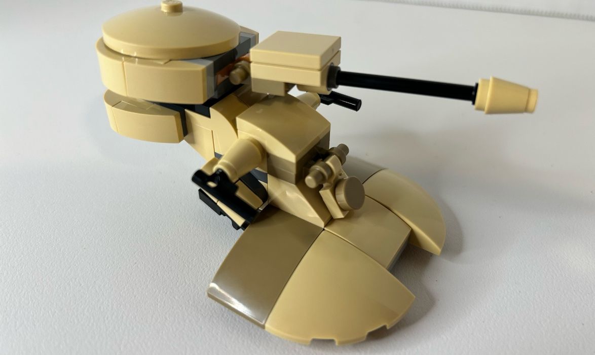 Breaking Down LEGO's New Battle Droid Carrier (And More Star Wars Day Freebies)