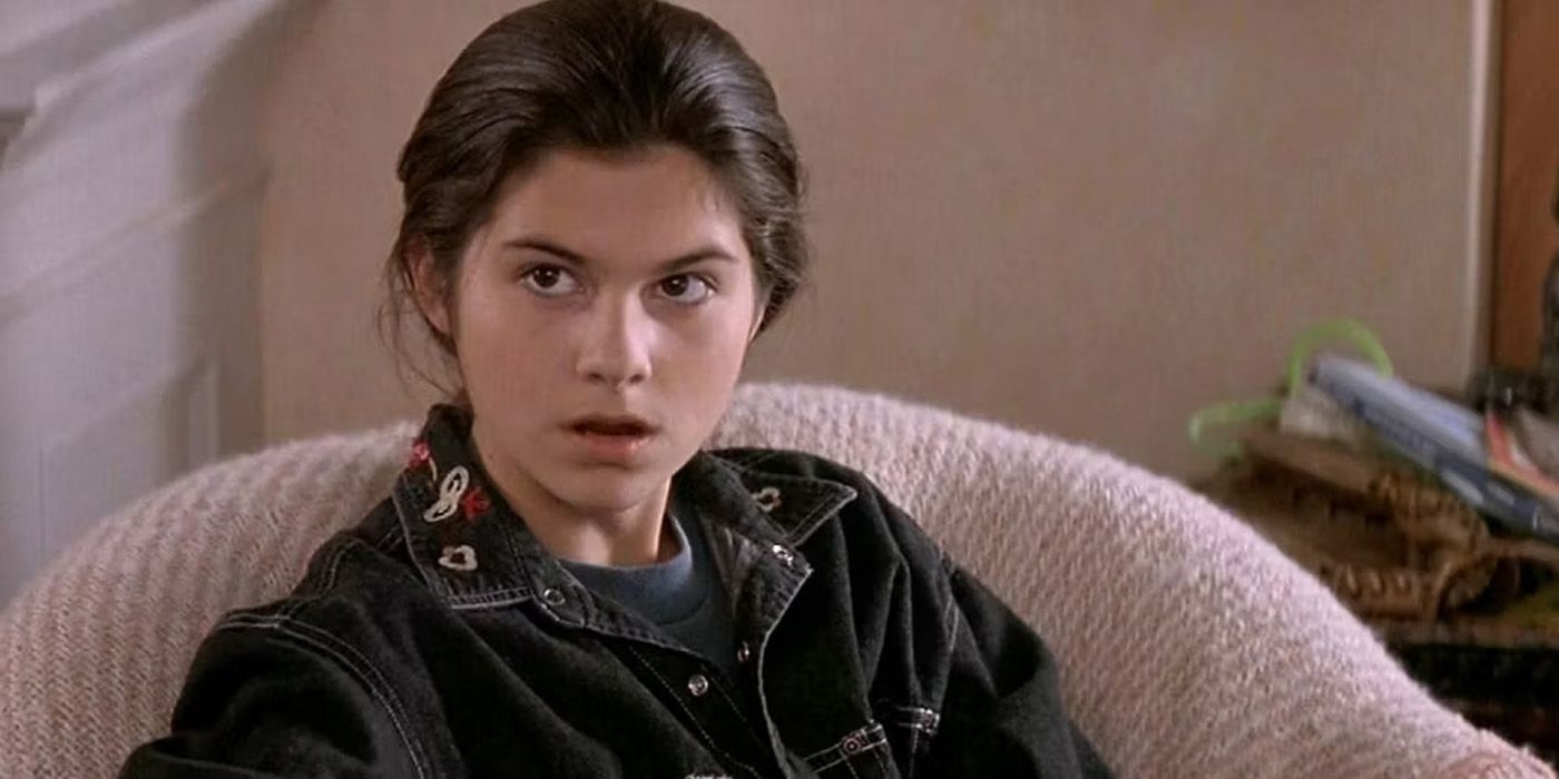 Lisa Jakub looking surprised in Mrs Doubtfire