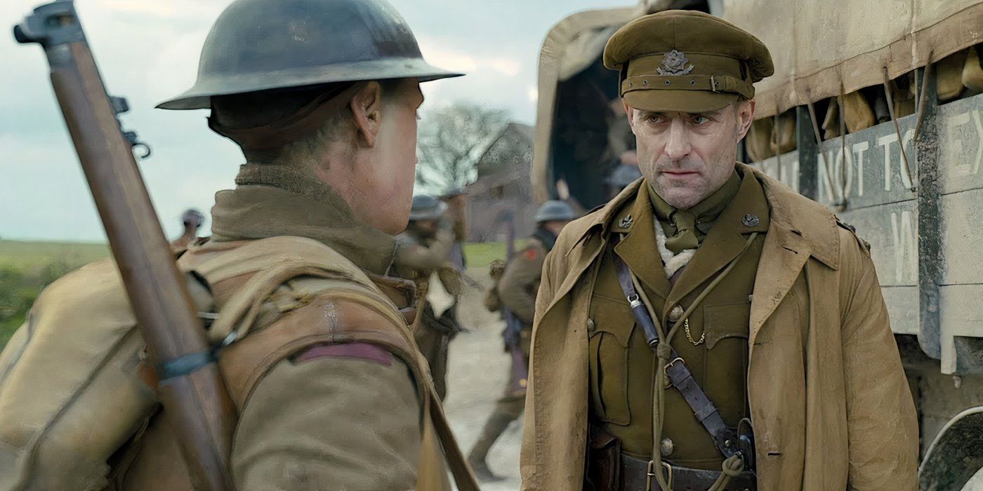 Mark Strong as Captain Smith talking to George MacKay as Will Schofield in 1917 (2019)