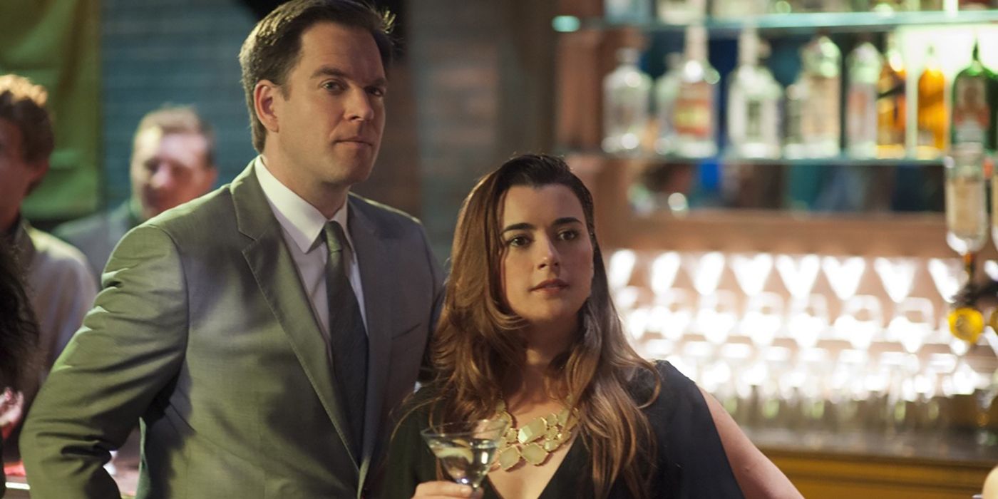 Michael Weatherly as Tony DiNozzo and Cote de Pablo as Ziva David at a bar in Berlin in NCIS