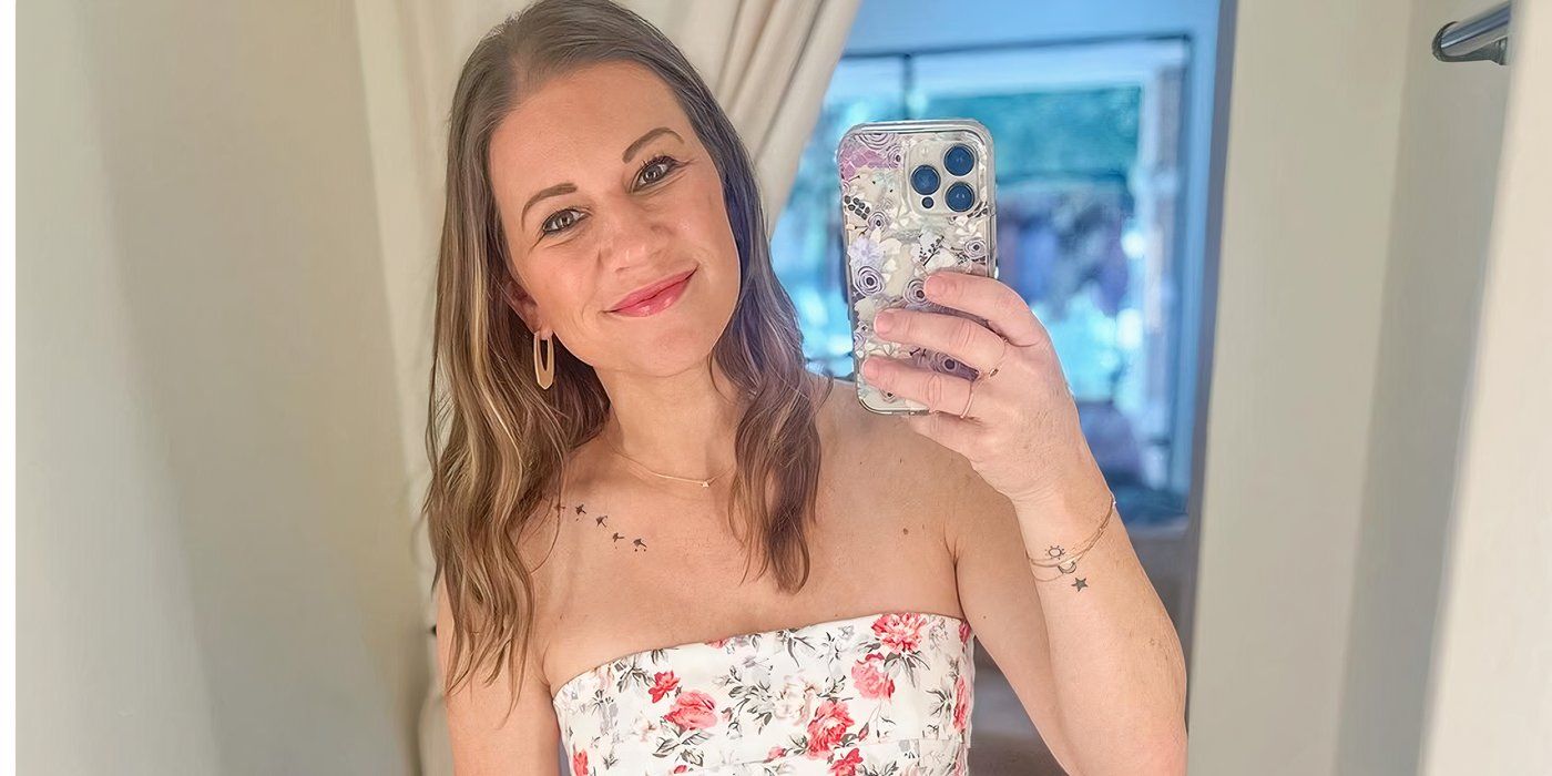 Outdaughtered Danielle taking a selfie