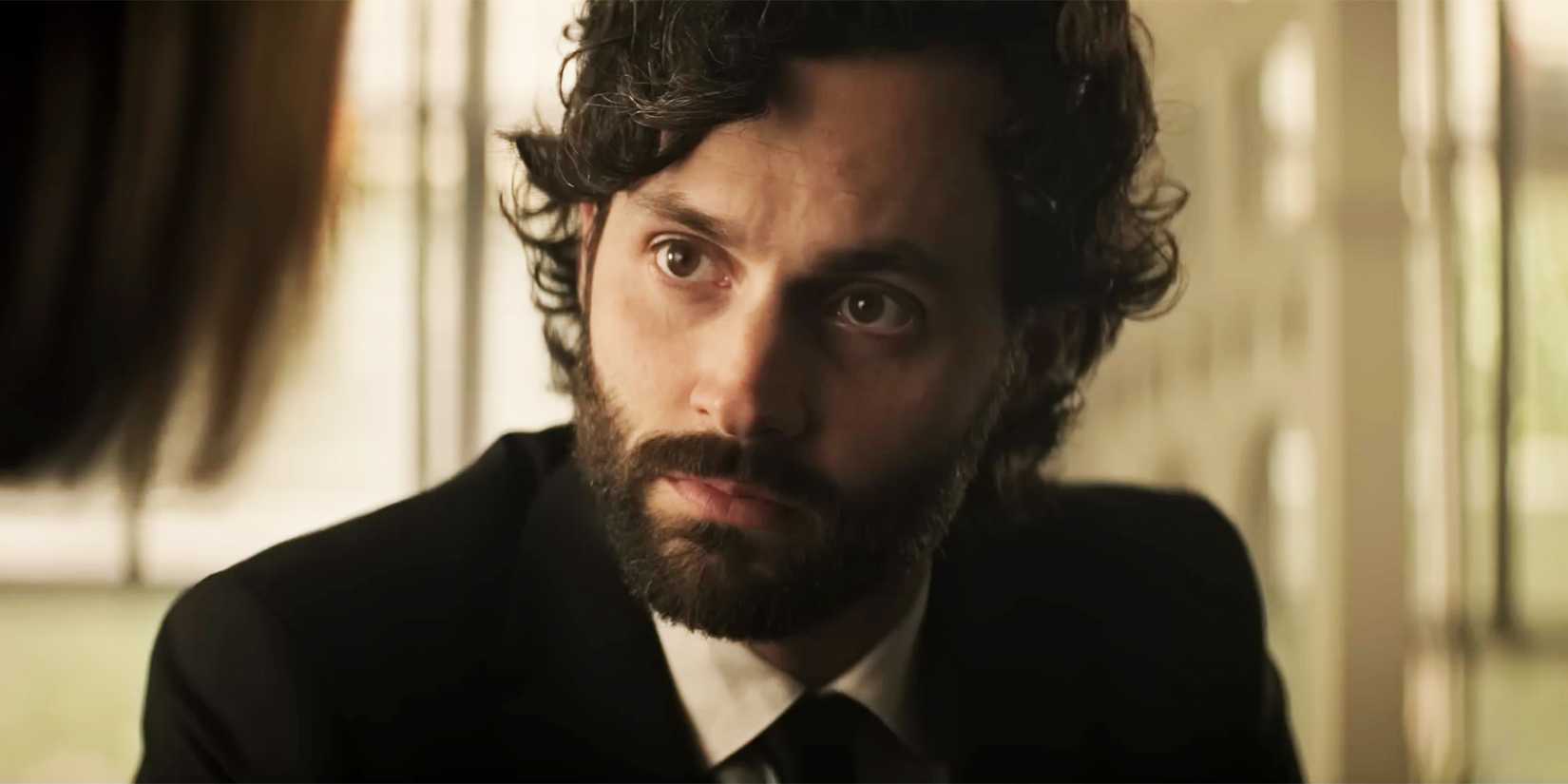 Penn Badgley as Joe Goldberg staring at Kate in You Season 4