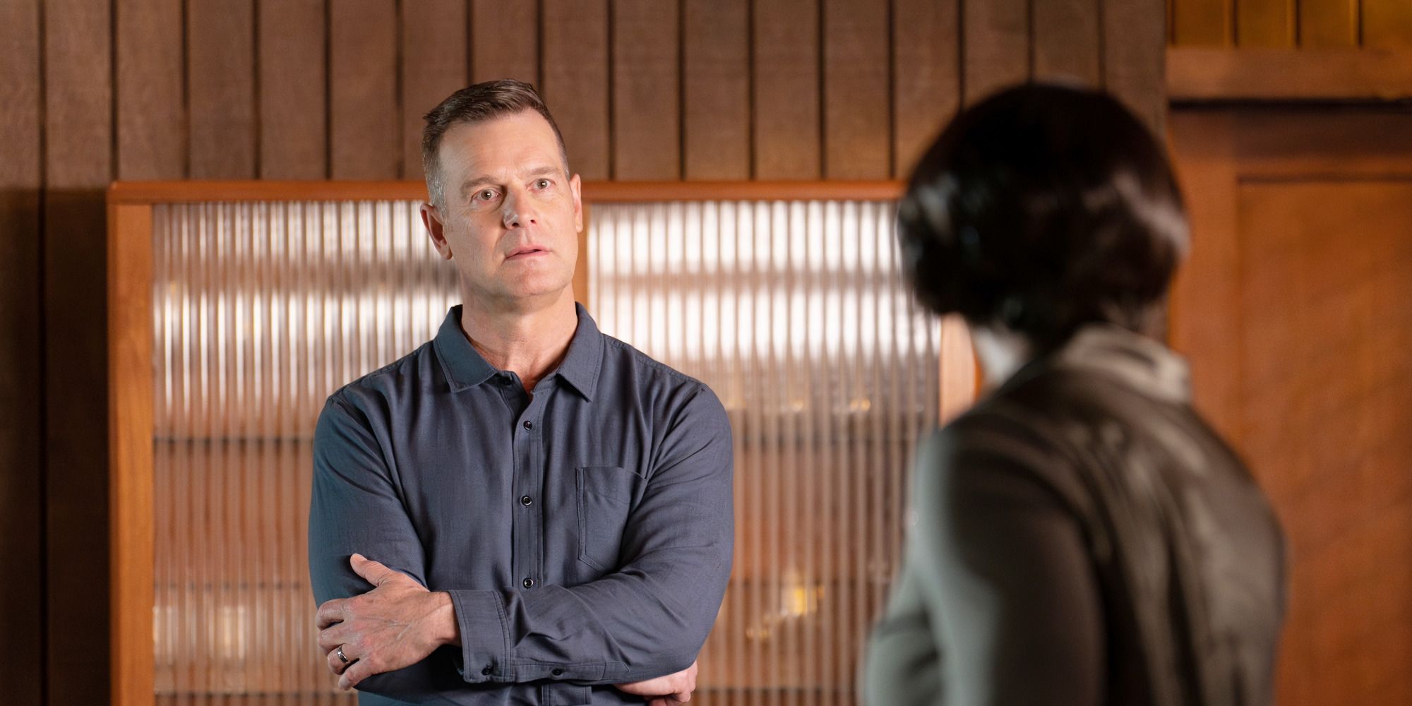 Bobby (Peter Krause) and Athena (Angela Bassett) talk on 9-1-1 season 7, episode 9. 