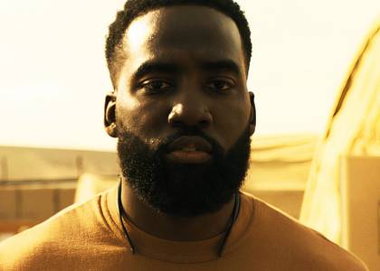 Shamier Anderson during an alien invasion in Invasion