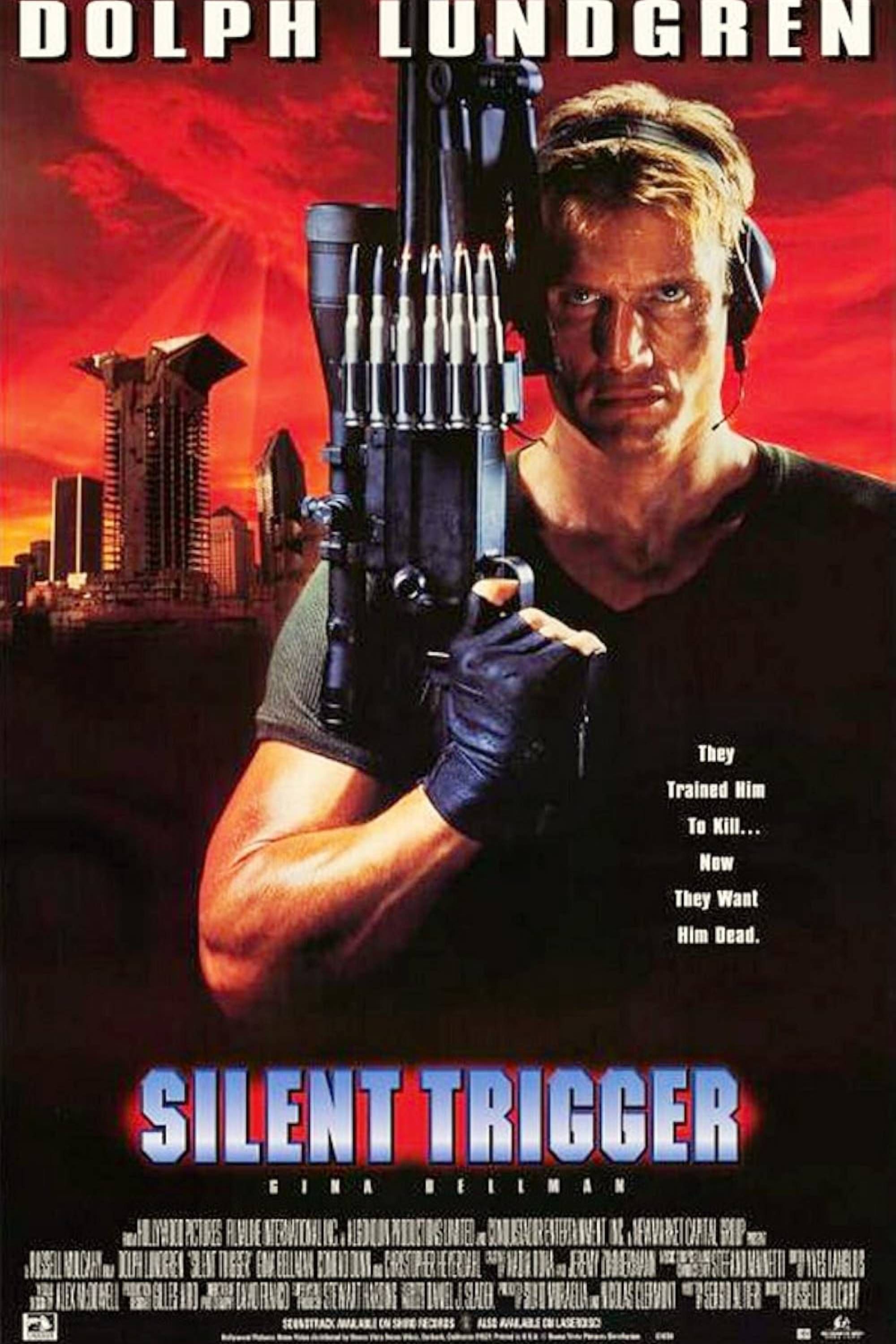 Silent Trigger (1996) - Pôster - Dolph Lundgren com metralhadora