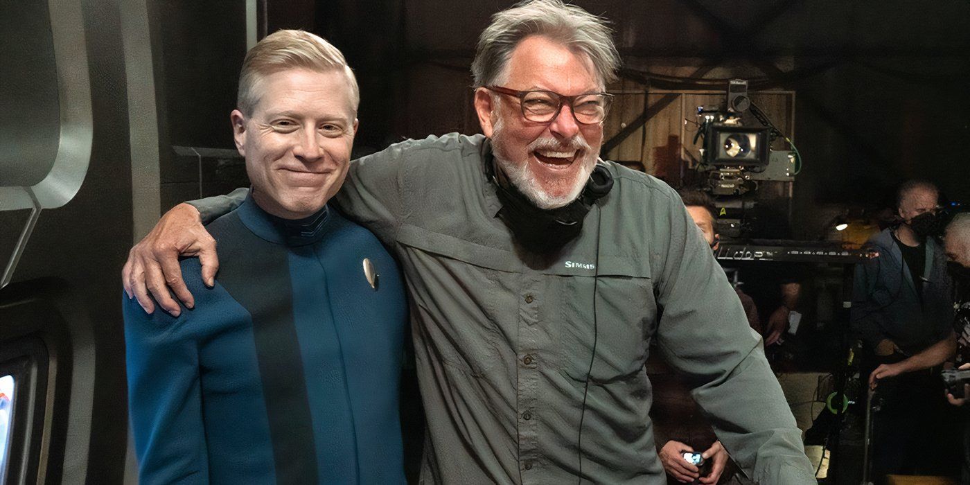 Star Trek Discovery's Jonathan Frakes directs Anthony Rapp