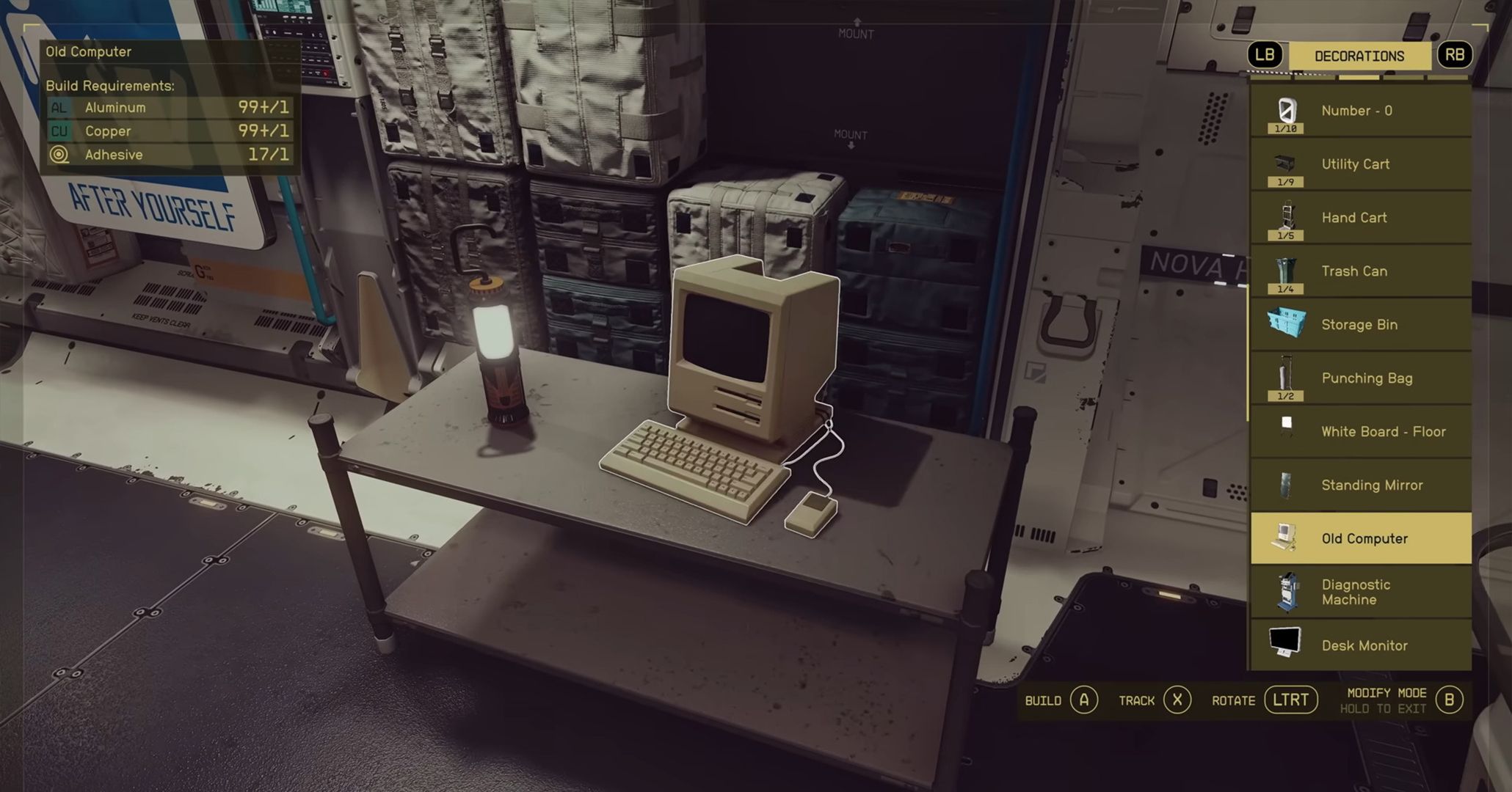 Um computador antigo sendo colocado no modo Decoração de Navio de Starfield.