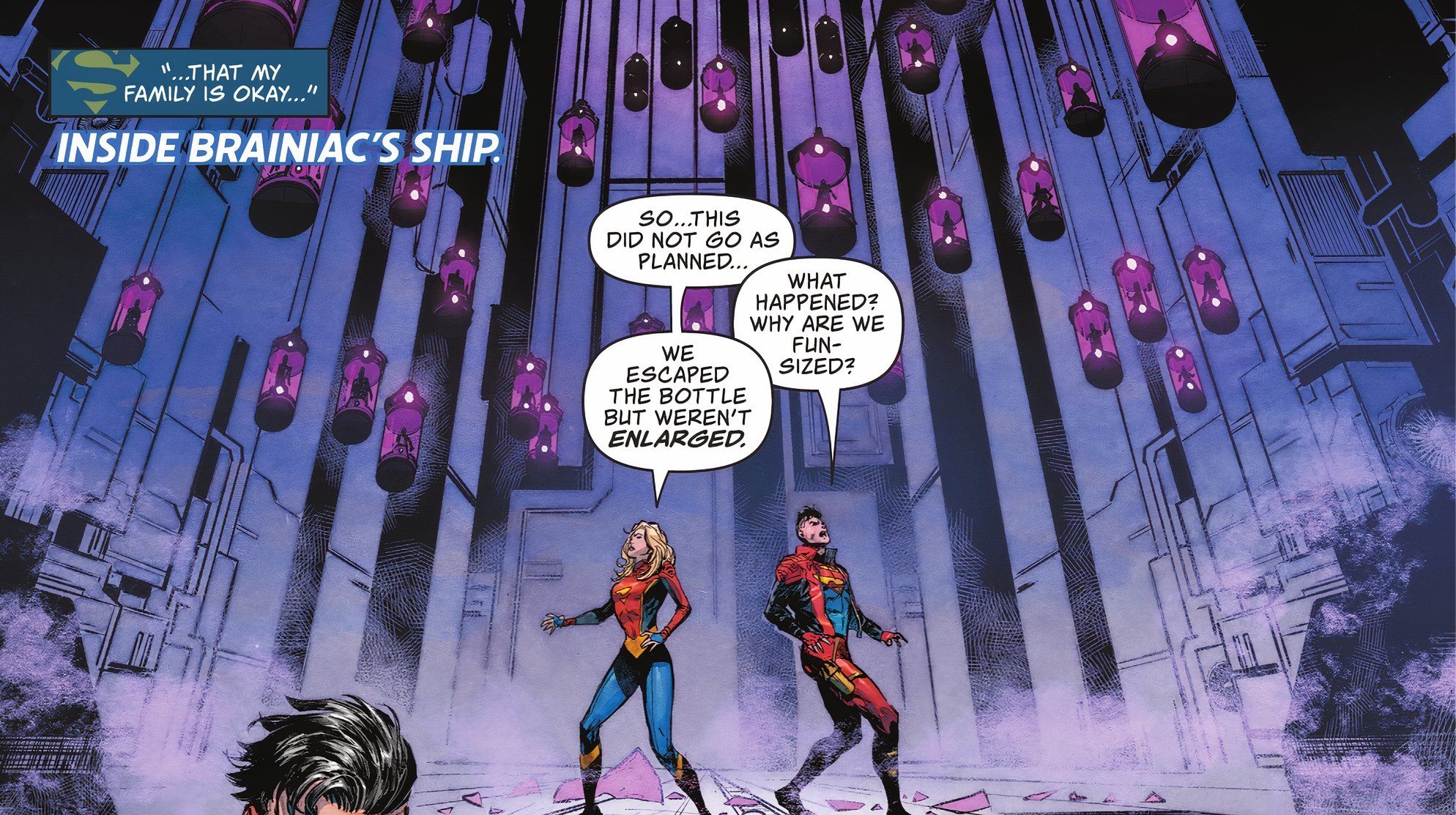 Supergirl e Superboy Small na nave Brainiac DC