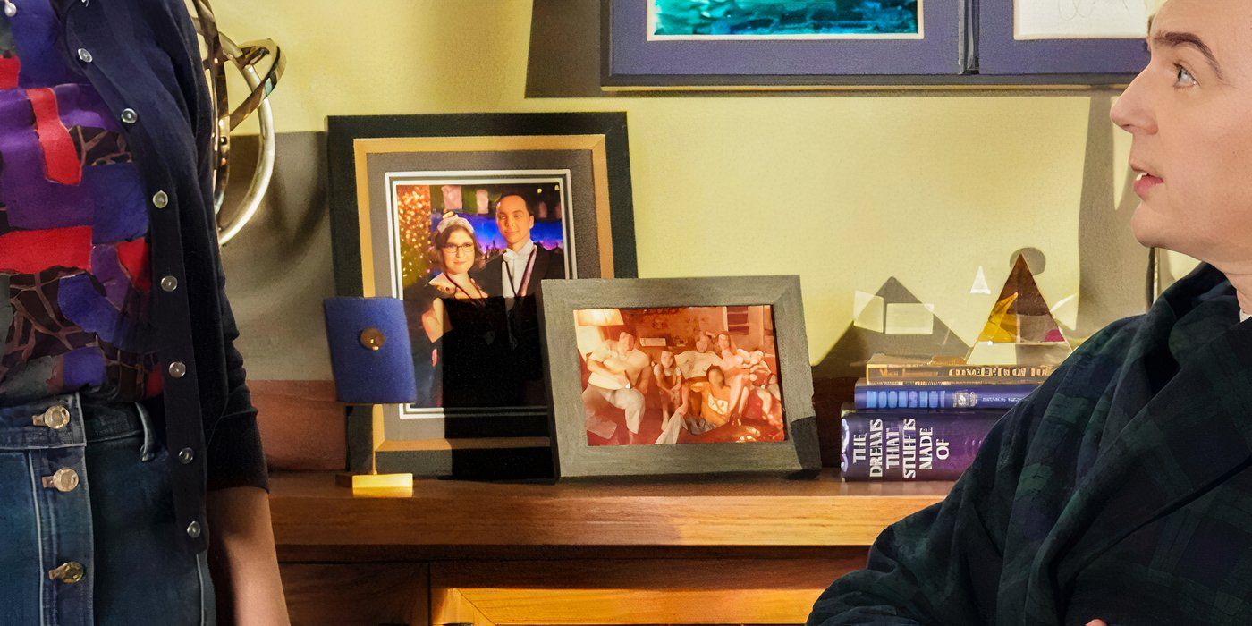 The Coopers' family picture in Sheldon's Young Sheldon finale flashforward