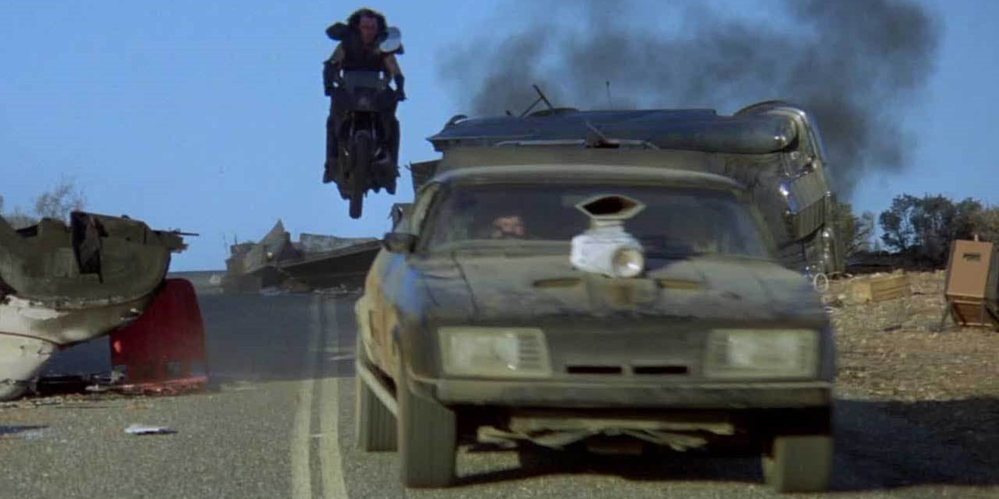 A perseguição inicial do saqueador em Mad Max 2