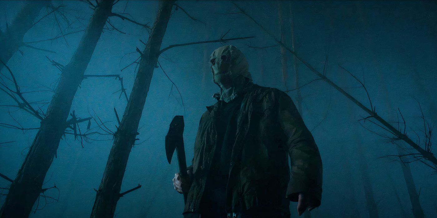 The sack head killer holding an axe in the foggy forest in The Strangers Chapter 1