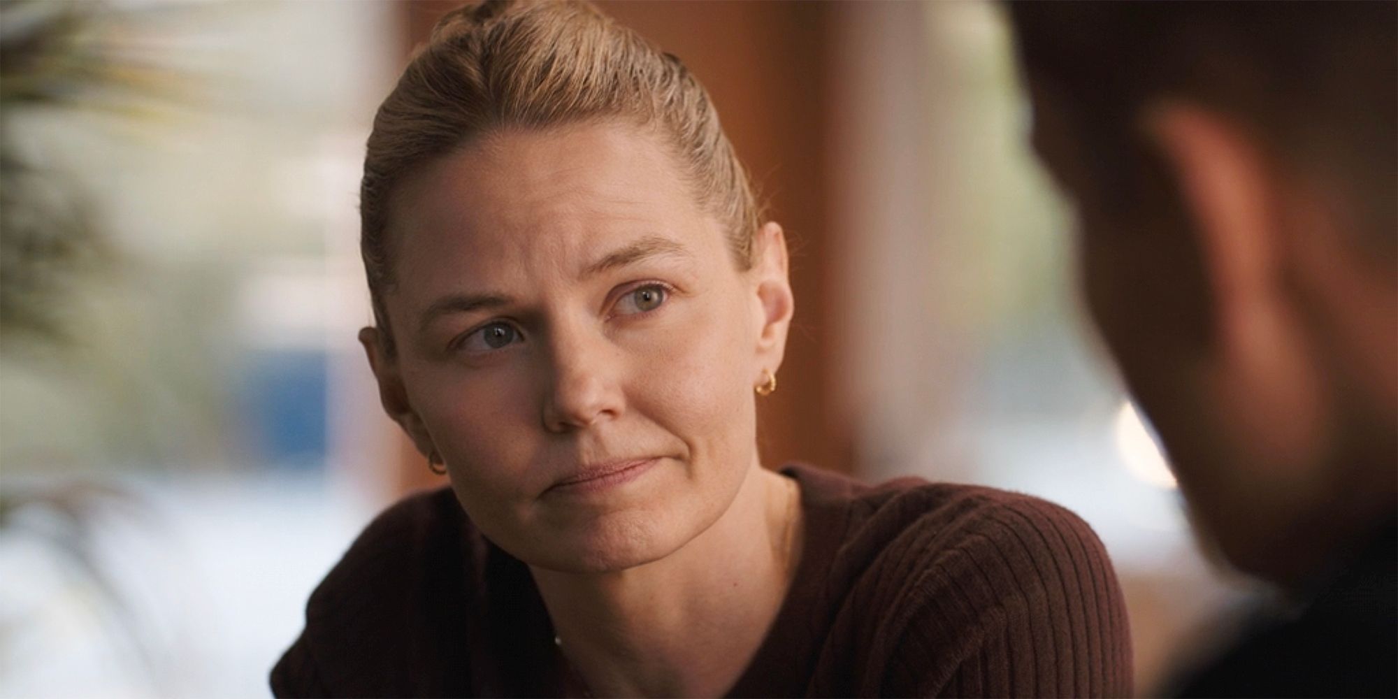 Jennifer Morrison as Lizzy Hawking looking concerned in Tracker