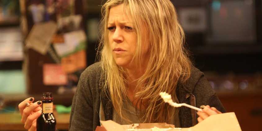 Dee smoking and eating cake while being called a bird in It's Always Sunny in Philadelphia